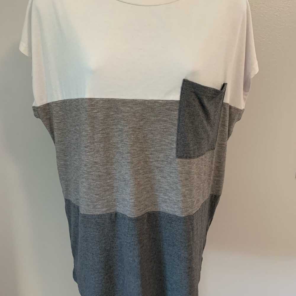 Color Block Tee - Picture 2 of 16